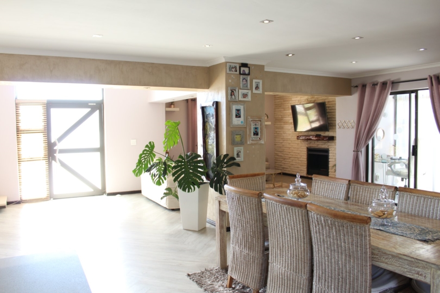 4 Bedroom Property for Sale in Rouxville Western Cape